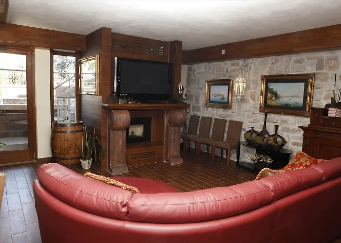 Clementina Hotel Pompeia